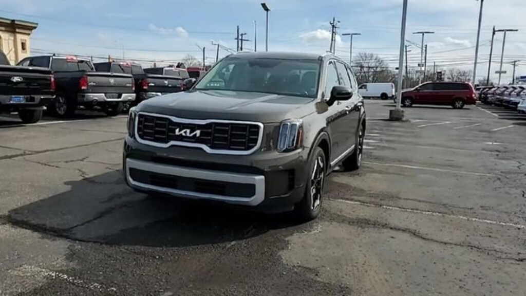 Used 2025 Kia Telluride S
