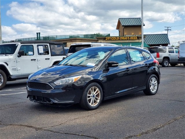 Used 2015 Ford Focus SE with VIN 1FADP3K21FL384283 for sale in Southgate, MI