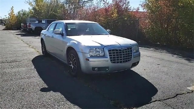 Used 2005 Chrysler 300 Touring with VIN 2C3JA53G05H157638 for sale in Southgate, MI