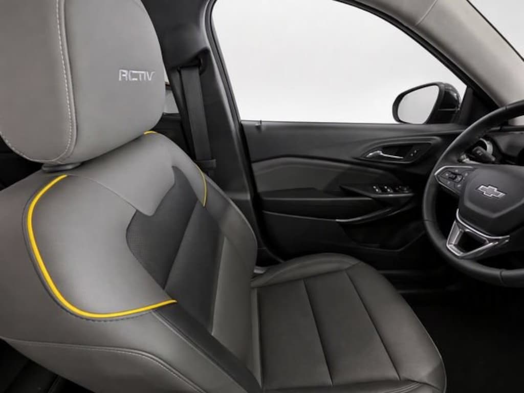 Used 2025 Chevrolet Trax Activ SUV