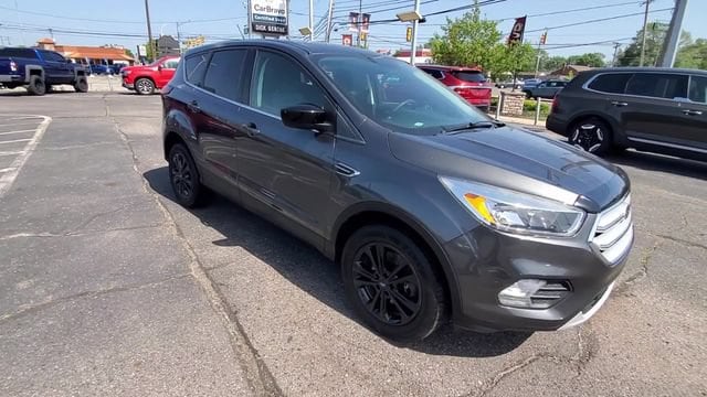 Used 2019 Ford Escape SE with VIN 1FMCU9GD9KUA70313 for sale in Southgate, MI