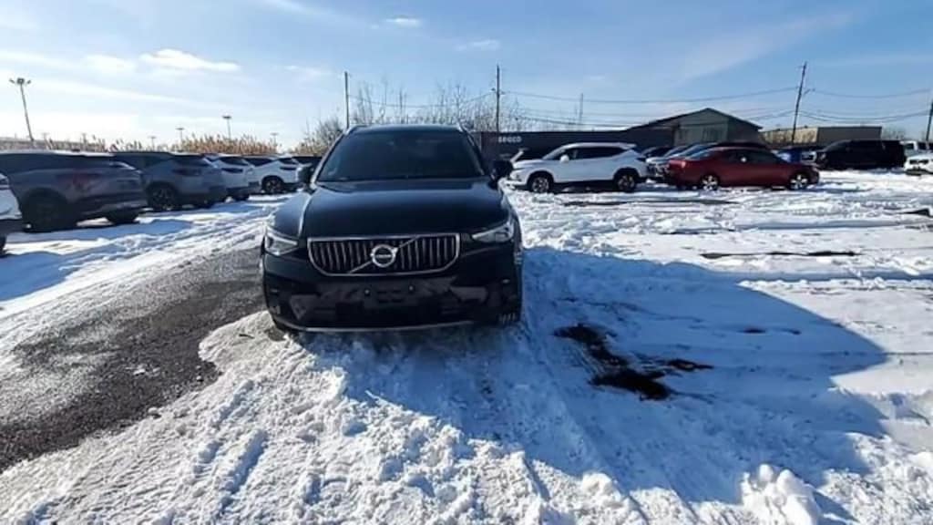 Used 2025 Volvo XC40 B5 Plus Bright Theme SUV