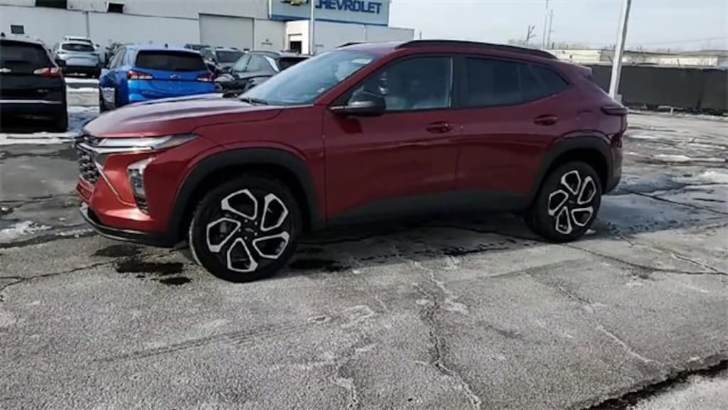 Used 2025 Chevrolet Trax 2RS SUV