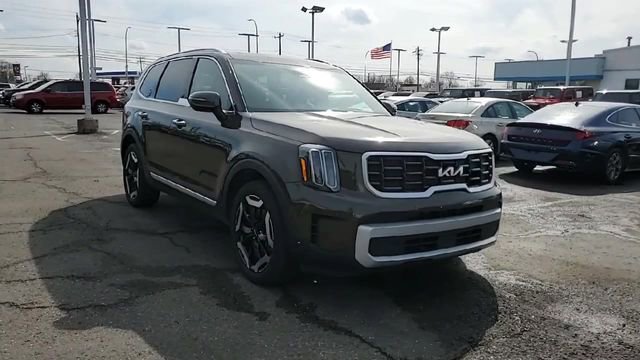 Used 2025 Kia Telluride S