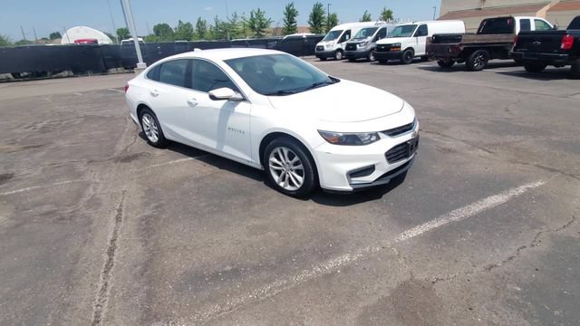 Used 2018 Chevrolet Malibu 1LT with VIN 1G1ZD5ST0JF228636 for sale in Southgate, MI