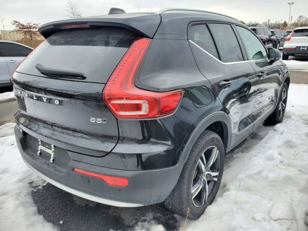 Used 2025 Volvo XC40 Core Bright Theme
