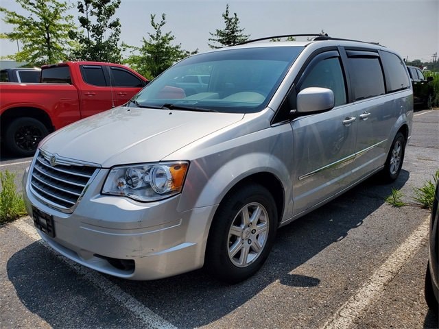 Used 2010 Chrysler Town & Country Touring with VIN 2A4RR5DXXAR501142 for sale in Southgate, MI