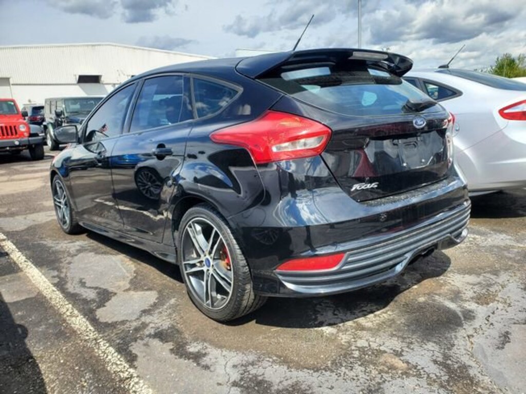 Used 2018 Ford Focus ST ST Hatchback