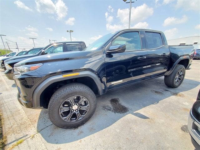 Used 2023 GMC Canyon Elevation with VIN 1GTP6BEK7P1208979 for sale in Southgate, MI