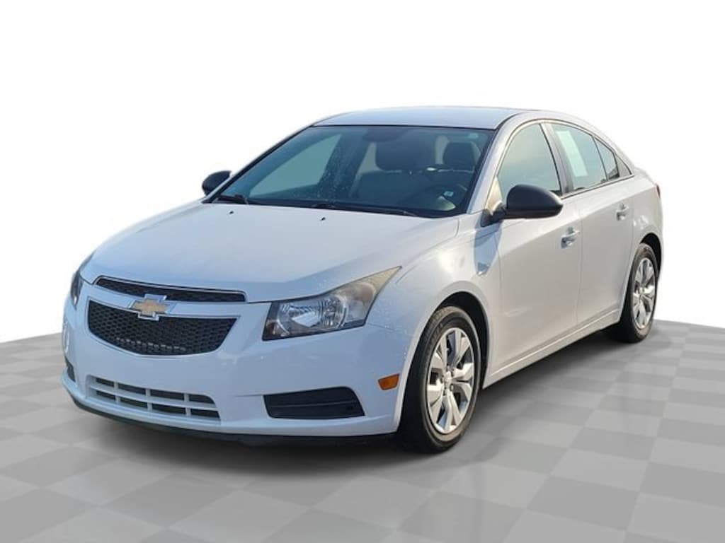 Used 2013 Chevrolet Cruze LS Car