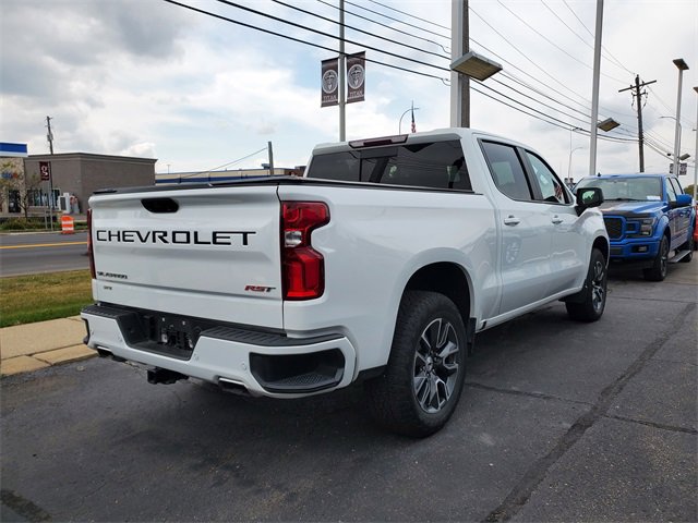 2023 Chevrolet Silverado 1500 RST photo 3