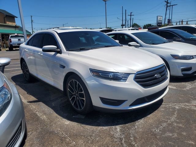 2019 Ford Taurus SEL FWD's photo