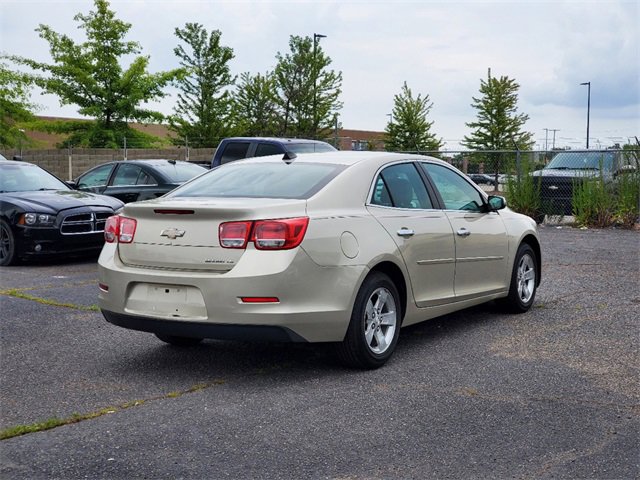 2014 Chevrolet Malibu LS photo 4