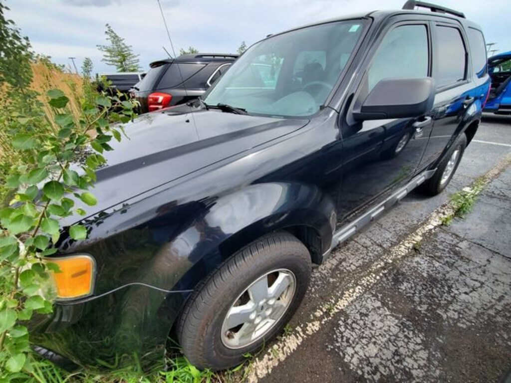 Used 2010 Ford Escape XLT SUV