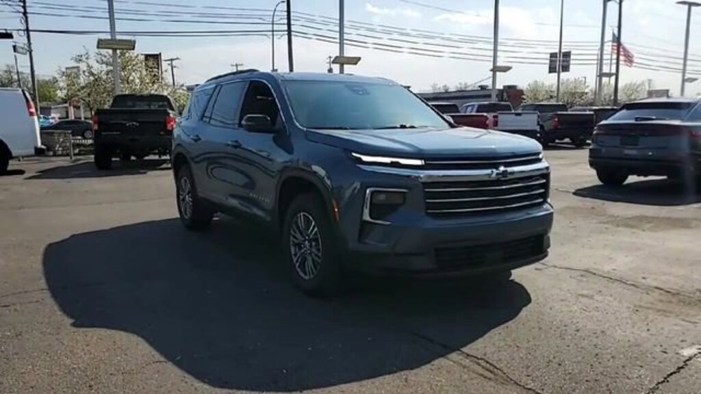 Used 2024 Chevrolet Traverse LT SUV