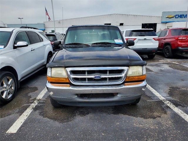 Used 2000 Ford Ranger XL with VIN 1FTYR14V0YTA49746 for sale in Southgate, MI