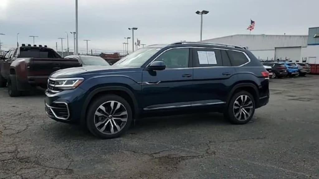 Used 2022 Volkswagen Atlas 3.6L V6 SEL Premium R-Line SUV