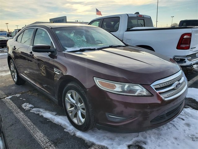 2010 Ford Taurus SEL's photo