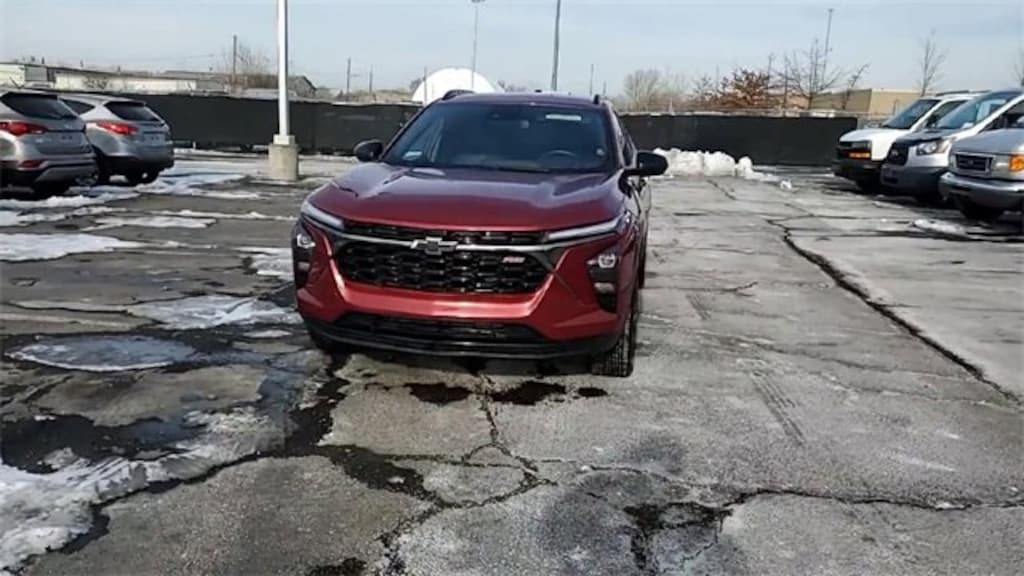 Used 2025 Chevrolet Trax 2RS SUV