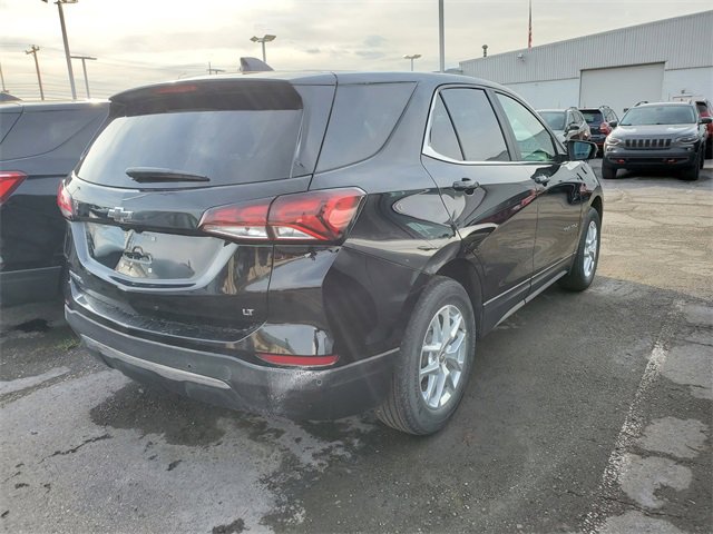 2024 Chevrolet Equinox LT photo 2