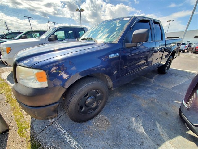 Used 2005 Ford F-150 STX with VIN 1FTRX12W85KC36109 for sale in Southgate, MI