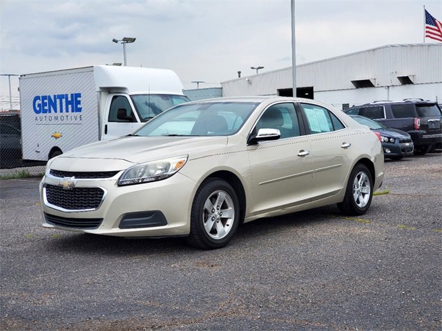 2014 Chevrolet Malibu LS photo 2