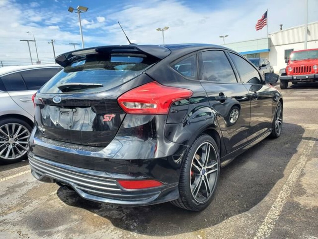 Used 2018 Ford Focus ST ST Hatchback