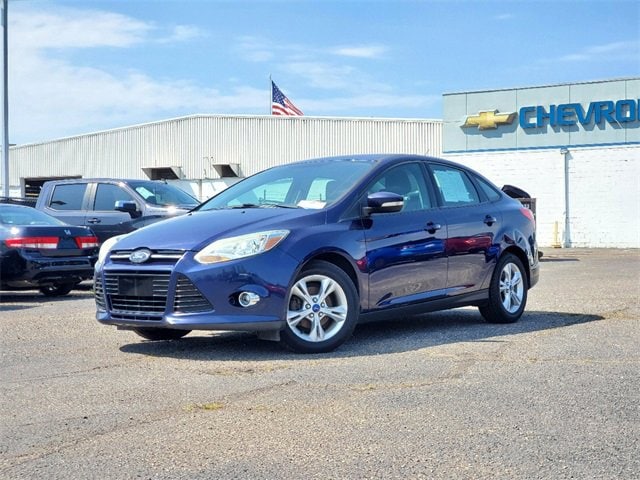 Used 2012 Ford Focus SE with VIN 1FAHP3F26CL119057 for sale in Southgate, MI