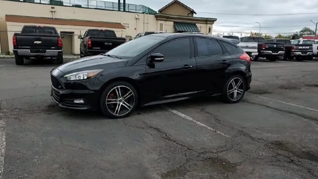 Used 2018 Ford Focus ST ST Hatchback
