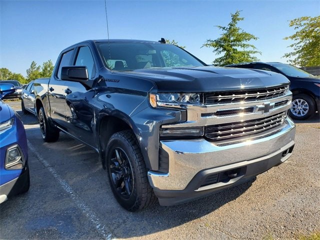 Used 2019 Chevrolet Silverado 1500 LT with VIN 3GCUYDED0KG234179 for sale in Southgate, MI