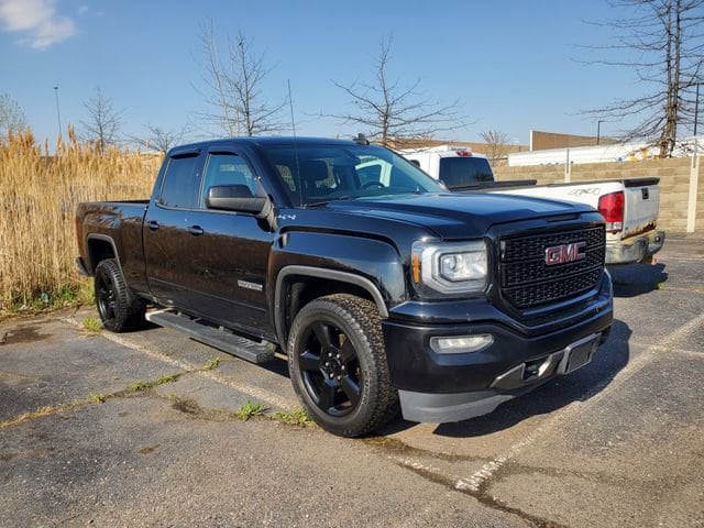 2017 GMC Sierra 4WD Double Cab Standard Box SLE's photo