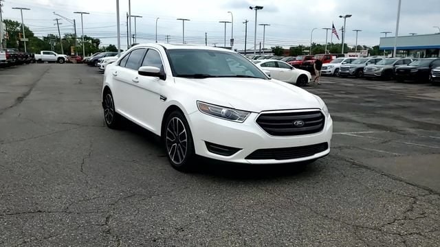 Used 2019 Ford Taurus SEL with VIN 1FAHP2E84KG110476 for sale in Southgate, MI