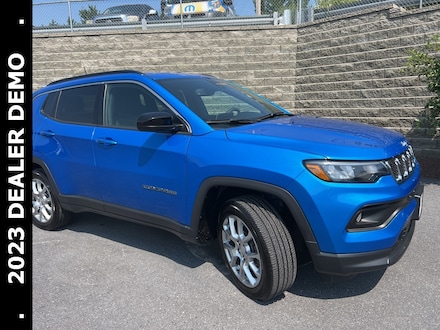 2023 Jeep Compass LATITUDE LUX 4X4 Sport Utility