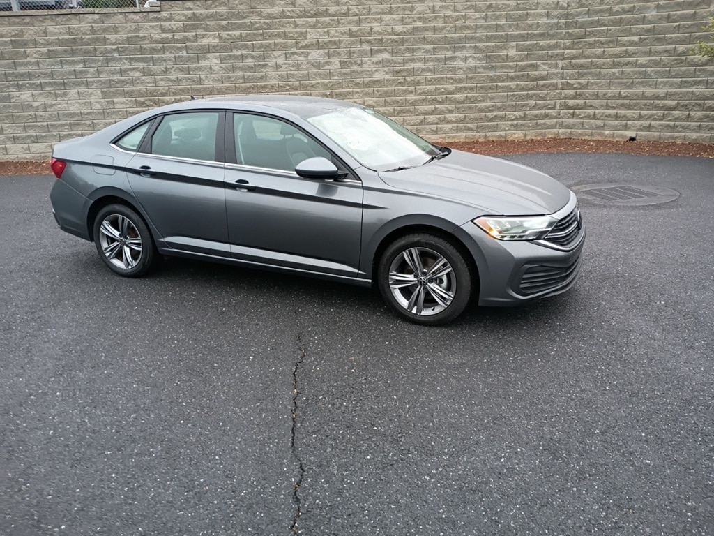 Used 2024 Volkswagen Jetta 1.5T SE Sedan