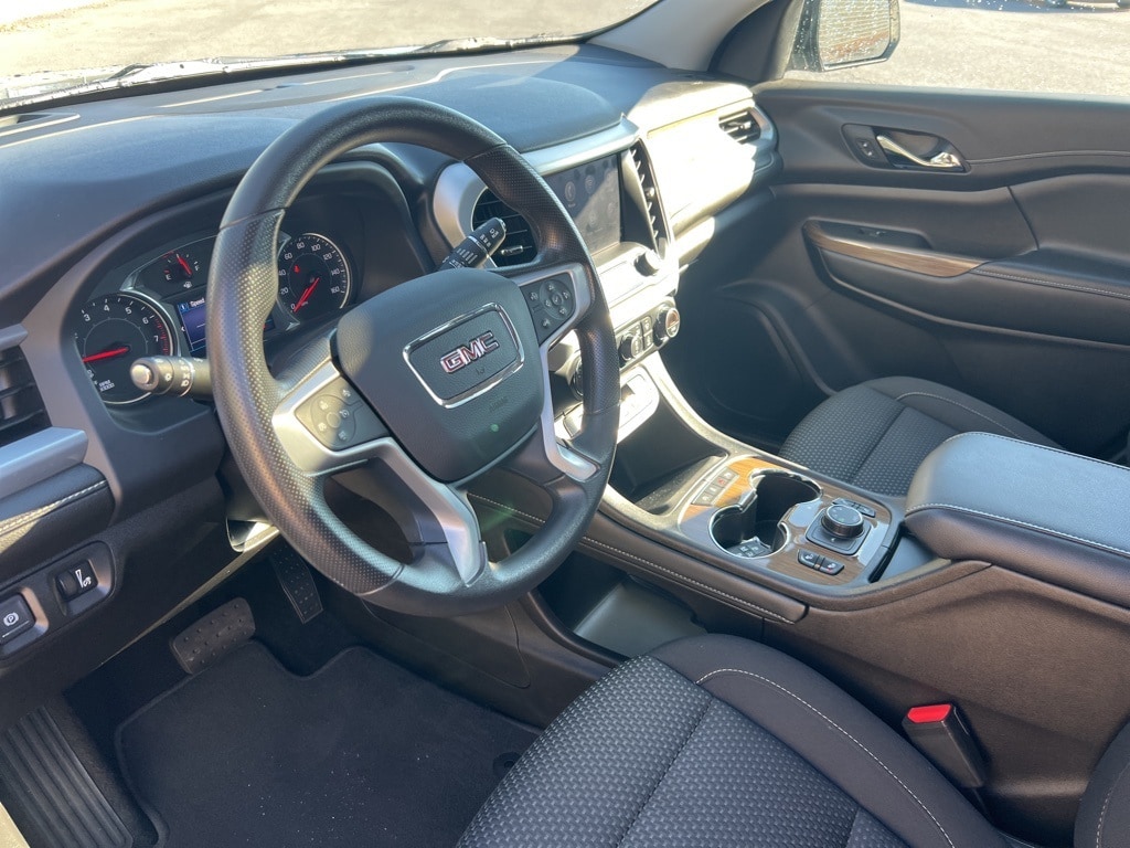 Used 2022 GMC Acadia SLE SUV