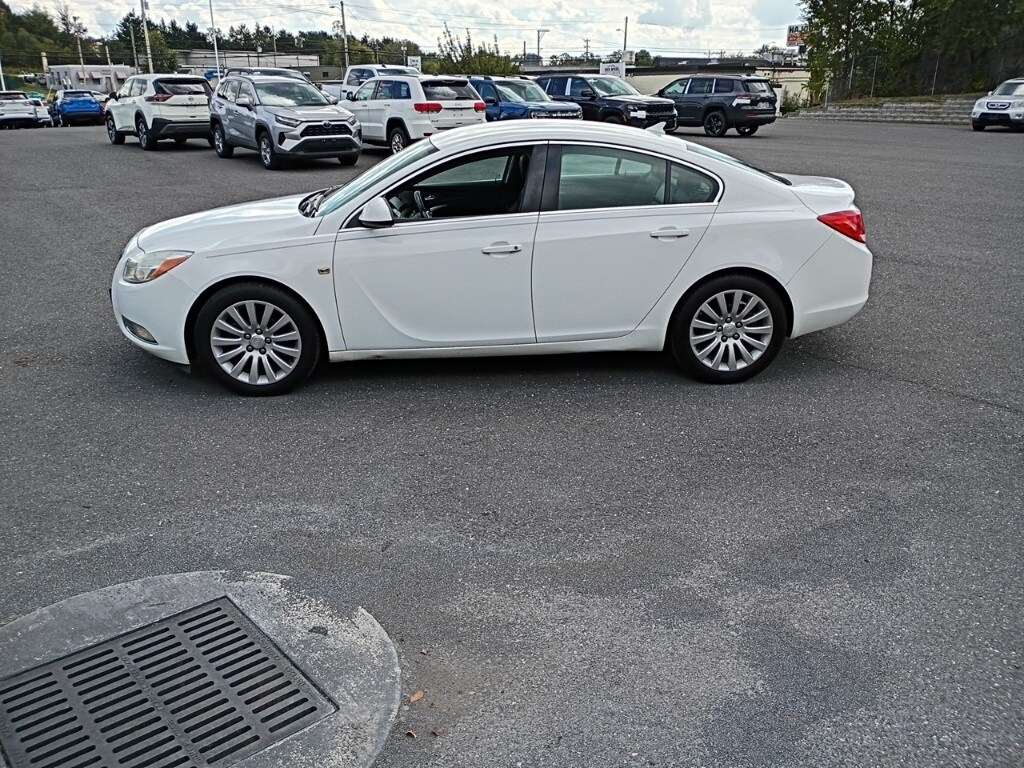 2011 Buick Regal CXL photo 3