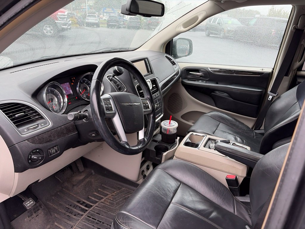Used 2011 Chrysler Town & Country Limited with VIN 2A4RR6DG7BR681980 for sale in Harrisonburg, VA