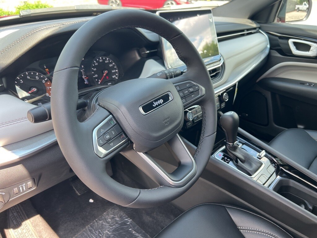 2025 Jeep Compass Limited photo 2