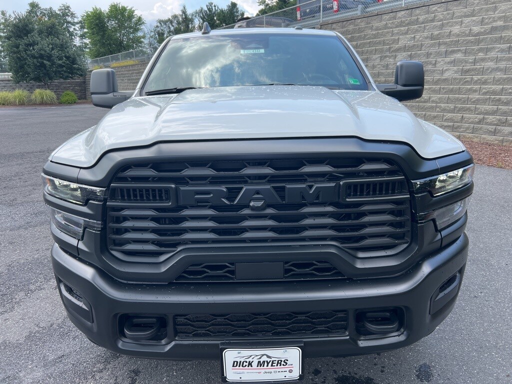 2025 Ram 2500 Tradesman photo 3