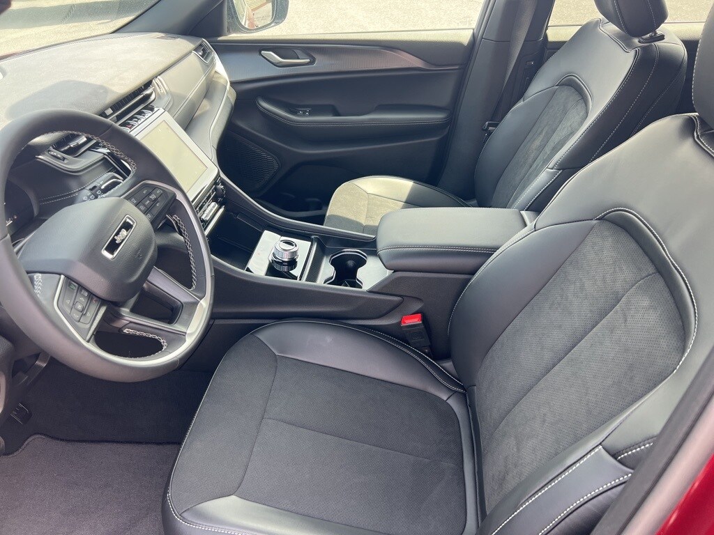 2025 Jeep Grand Cherokee Altitude X photo 2