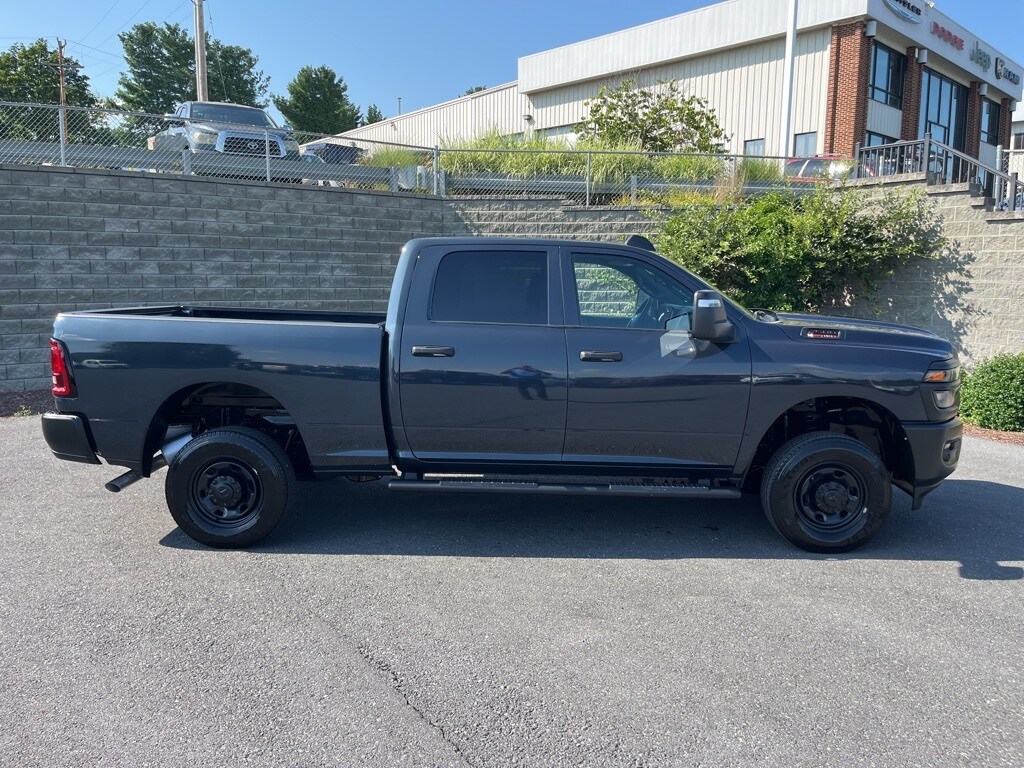 2025 Ram 2500 Tradesman photo 4