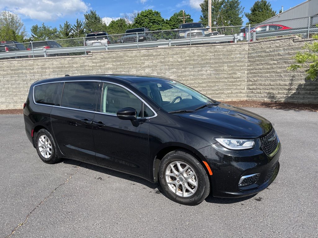 2023 Chrysler Pacifica Van Passenger Van 