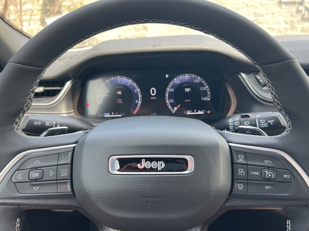2025 Jeep Grand Cherokee Altitude X photo 4
