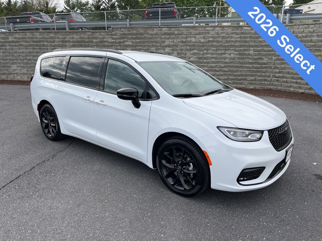 2026 Chrysler Pacifica Select's photo