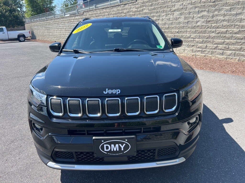 2022 Jeep Compass Limited photo 2