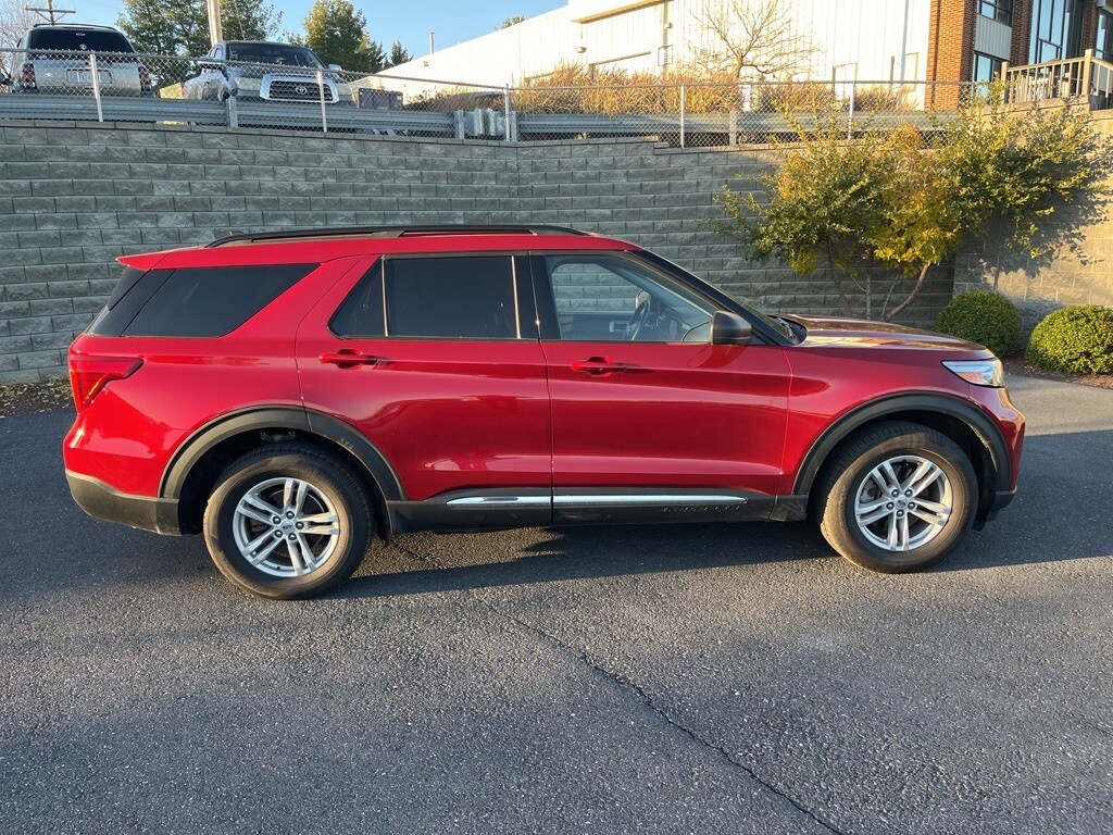 2022 Ford Explorer XLT photo 3