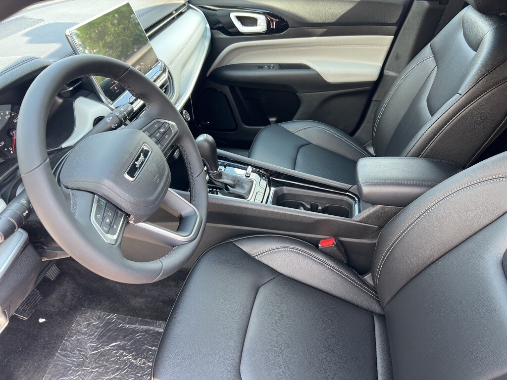 2025 Jeep Compass Limited photo 4