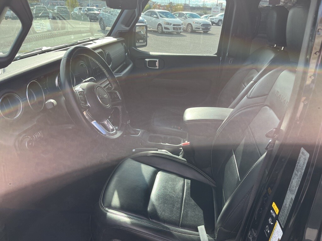 2022 Jeep Wrangler Unlimited Sahara photo 2