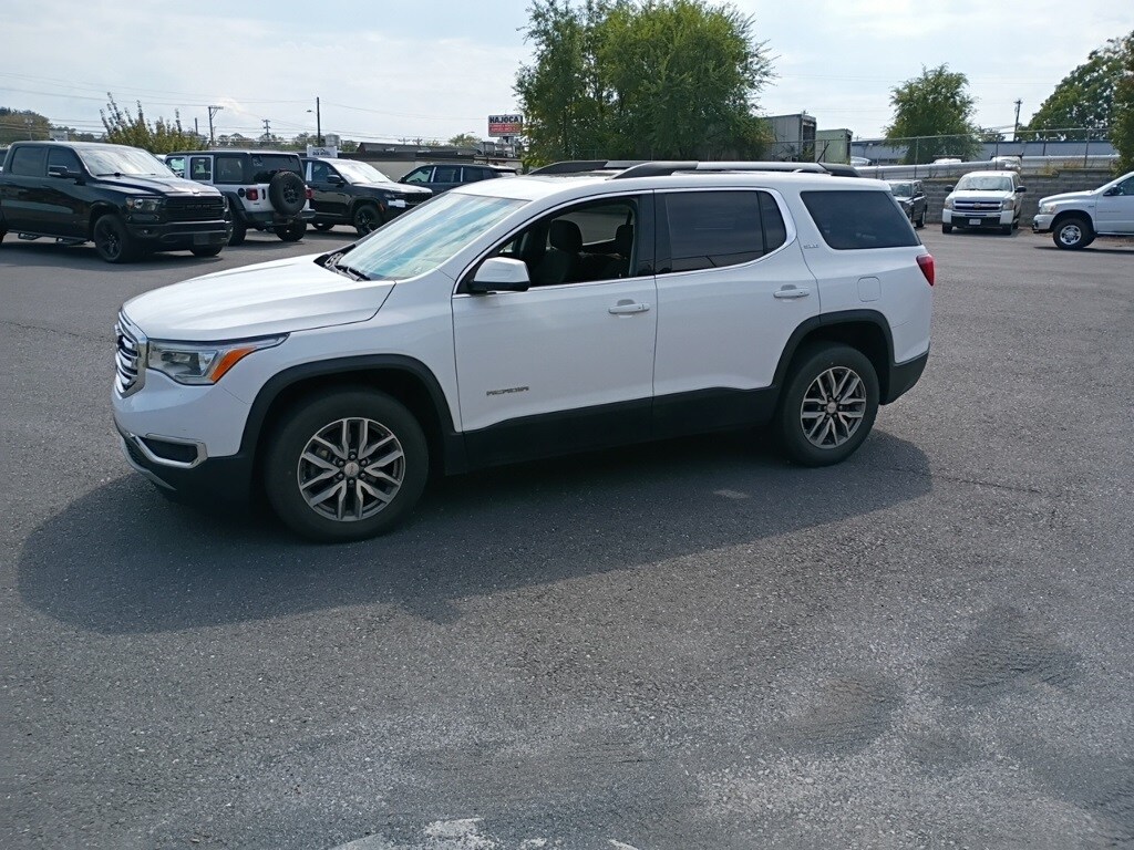 2017 Gmc Acadia SLE photo 3