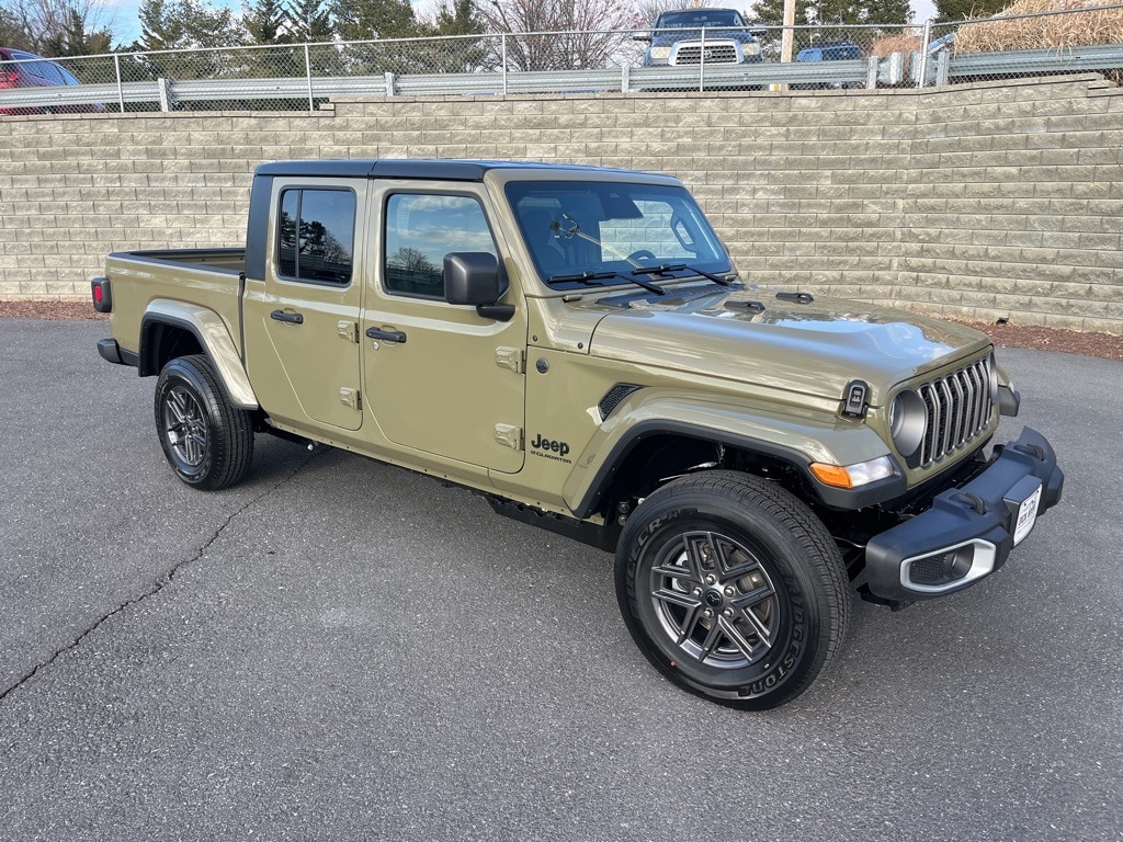 2026 Jeep Gladiator Pickup 